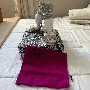 Diane Von Furstenburg  Ursula Silver / Metal Iguana Print Heels Sandals 7.5 NEW